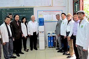  Câu lạc bộ Rotary Bang kok, Thái Lan thăm và trao quà cho trường tiểu học xã Việt Lập, huyện Tân...